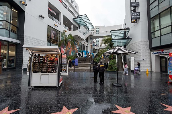 Ovation Hollywood-18