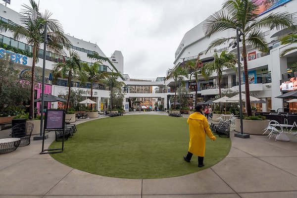 Ovation Hollywood-8